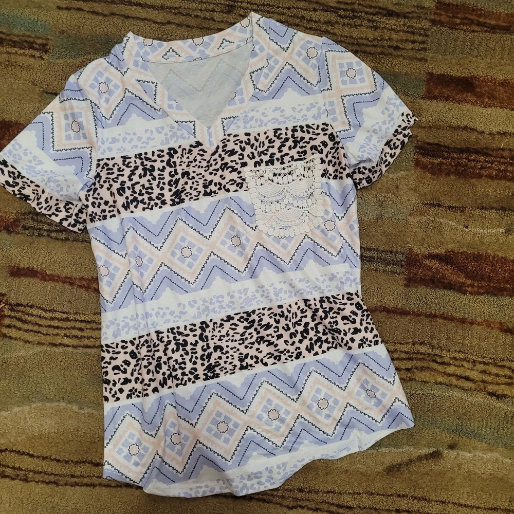 💜 New Lace Pocket Top - Picture 5 of 5